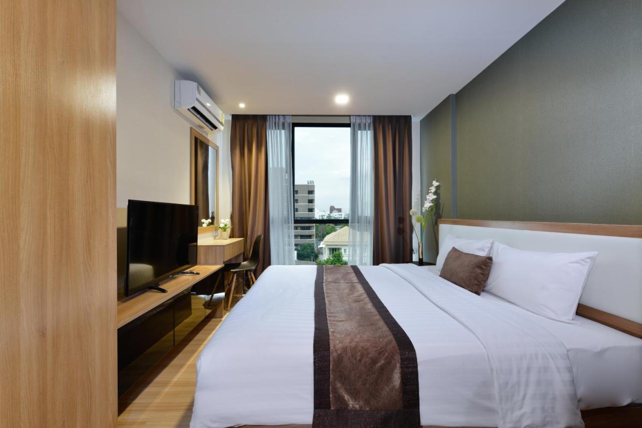 Ten Ekamai Residences Bangkok Bagian luar foto