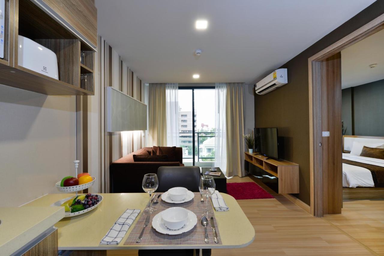 Ten Ekamai Residences Bangkok Bagian luar foto