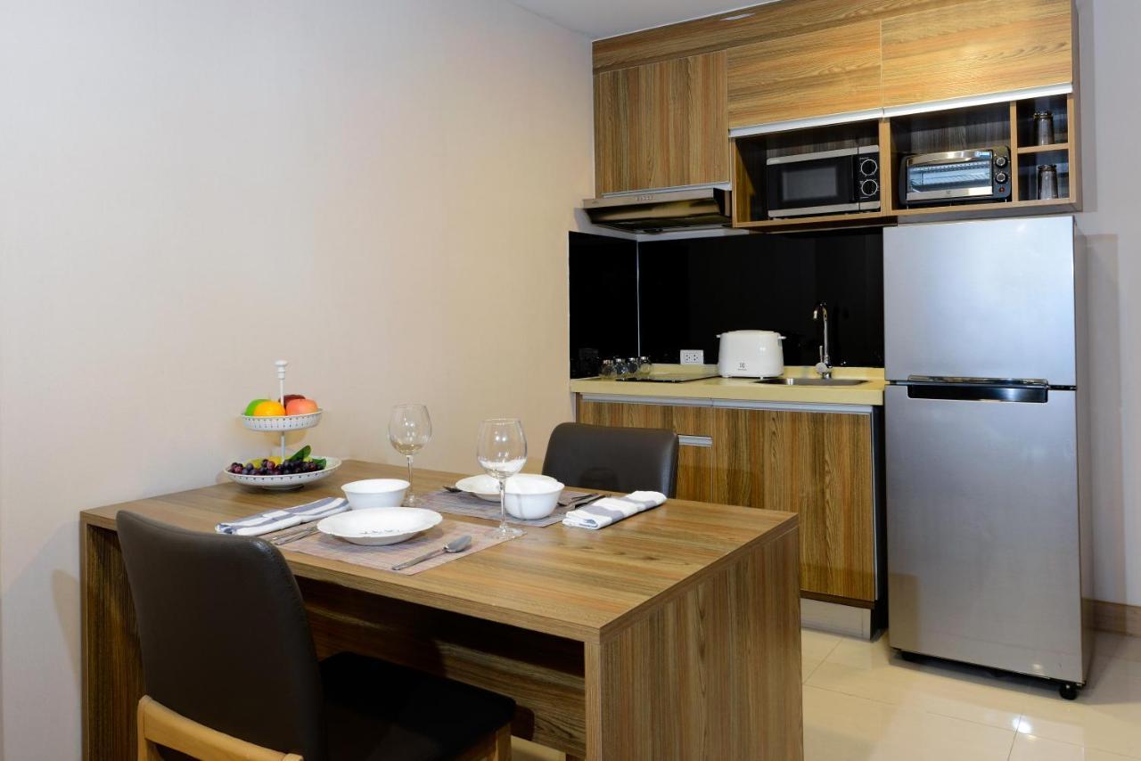 Ten Ekamai Residences Bangkok Bagian luar foto
