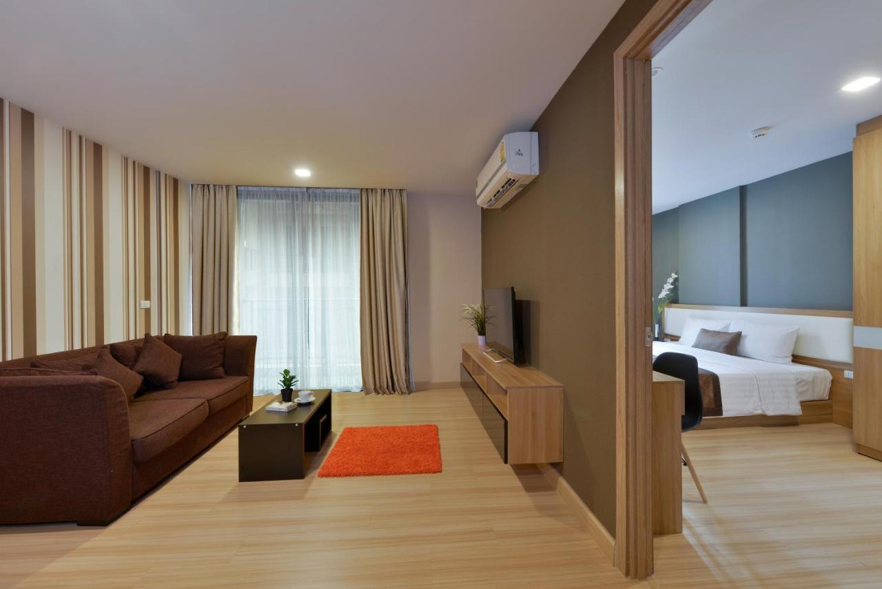 Ten Ekamai Residences Bangkok Bagian luar foto