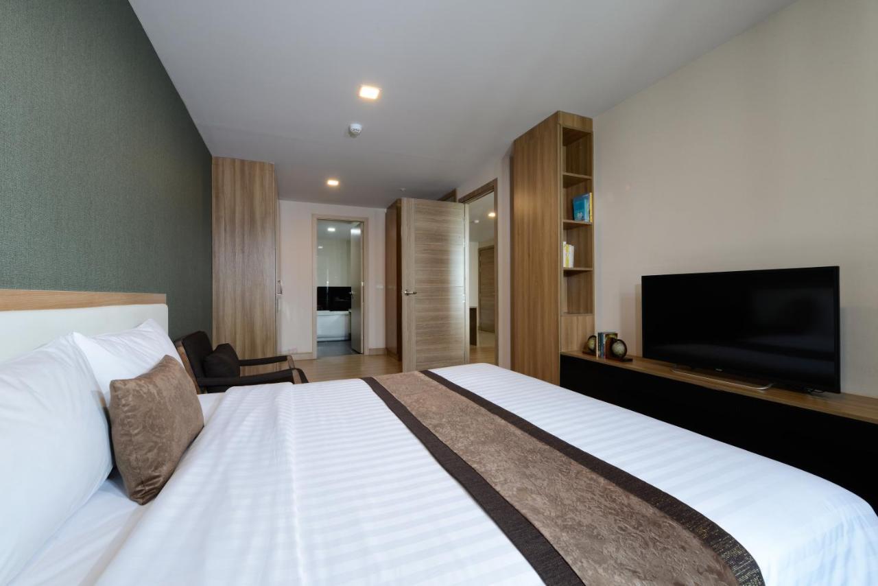 Ten Ekamai Residences Bangkok Bagian luar foto