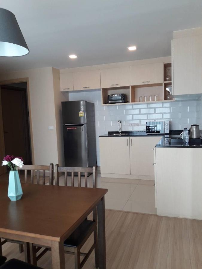 Ten Ekamai Residences Bangkok Bagian luar foto