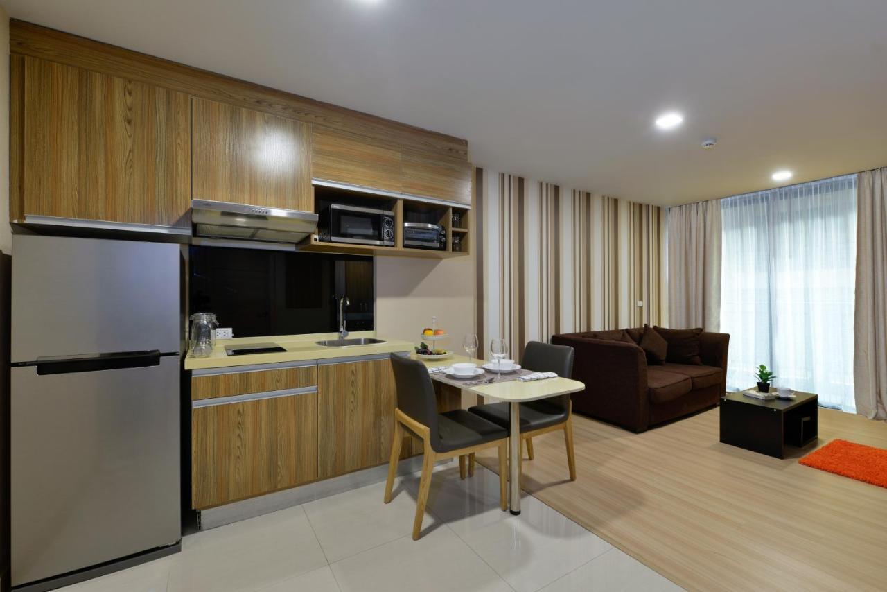 Ten Ekamai Residences Bangkok Bagian luar foto
