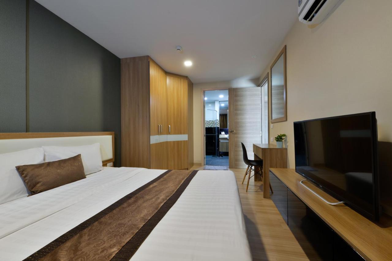 Ten Ekamai Residences Bangkok Bagian luar foto