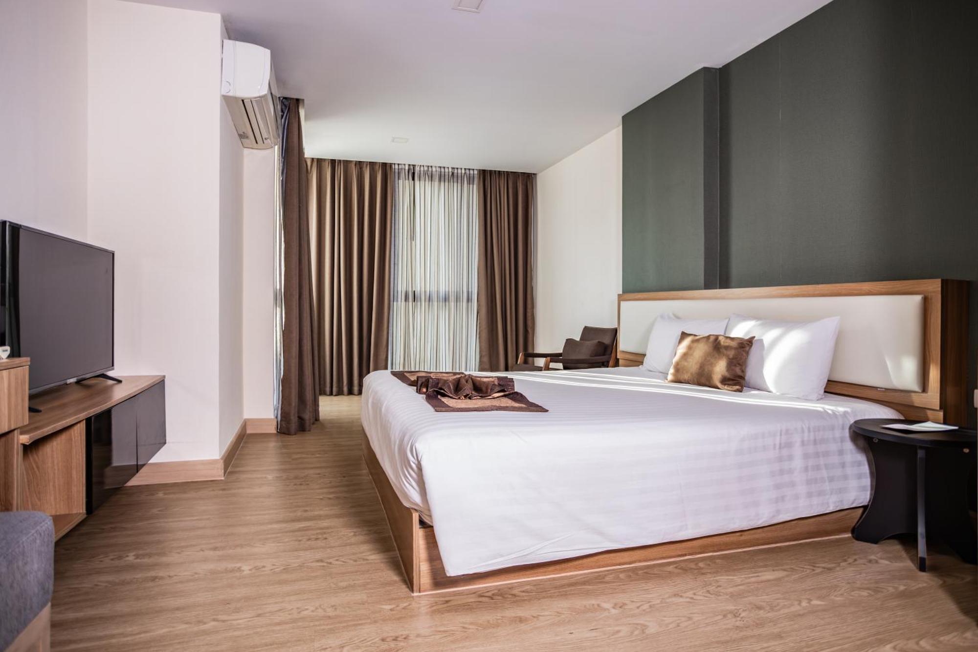 Ten Ekamai Residences Bangkok Bagian luar foto