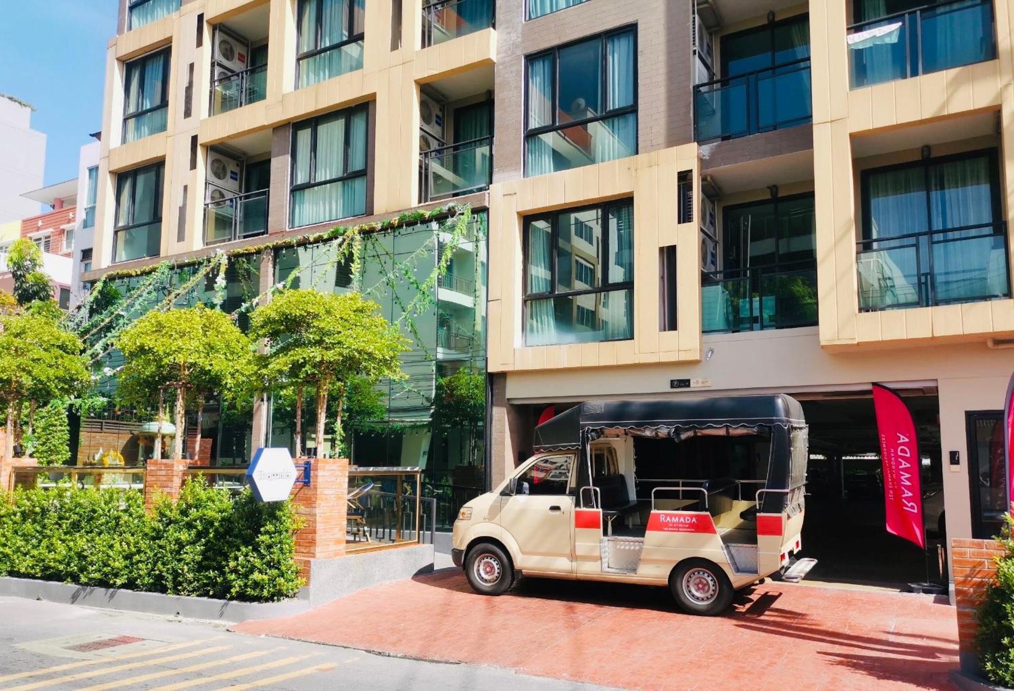 Ten Ekamai Residences Bangkok Bagian luar foto