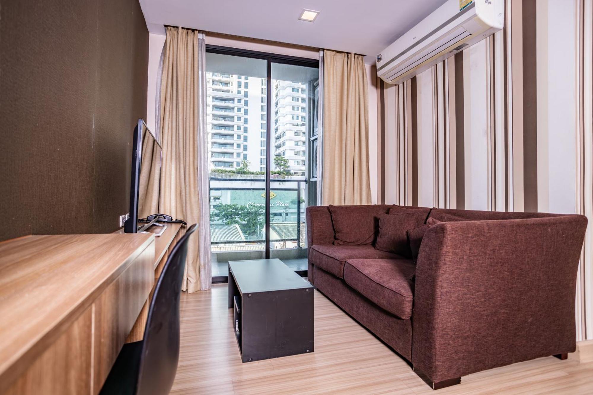 Ten Ekamai Residences Bangkok Bagian luar foto