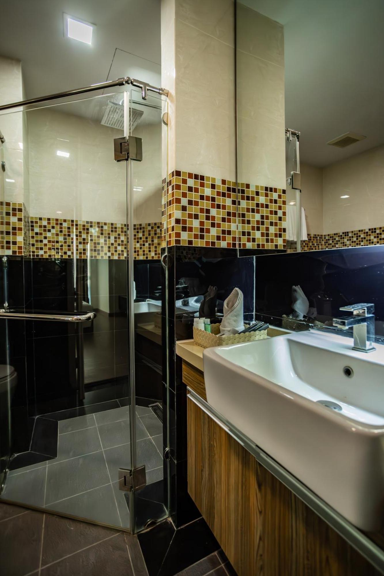 Ten Ekamai Residences Bangkok Bagian luar foto