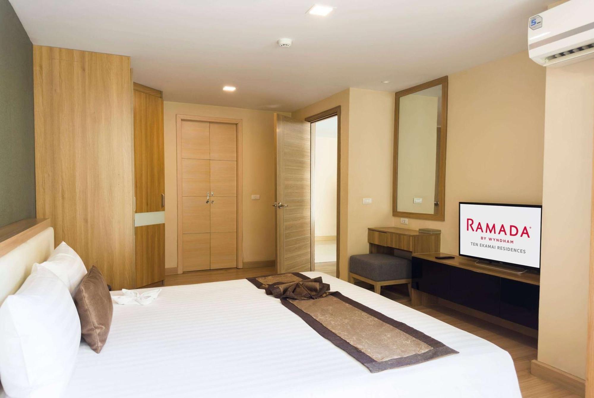 Ten Ekamai Residences Bangkok Bagian luar foto