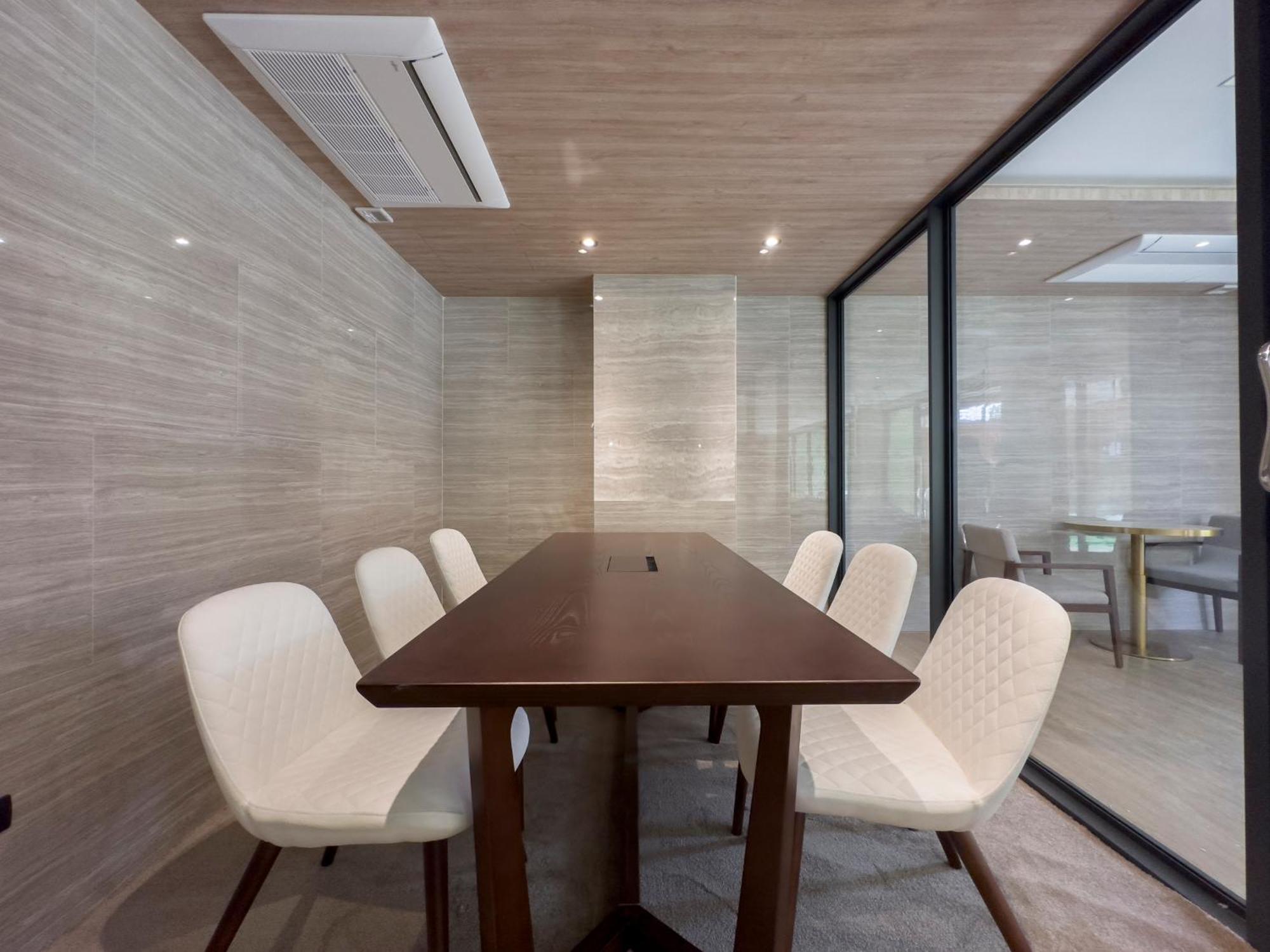 Ten Ekamai Residences Bangkok Bagian luar foto
