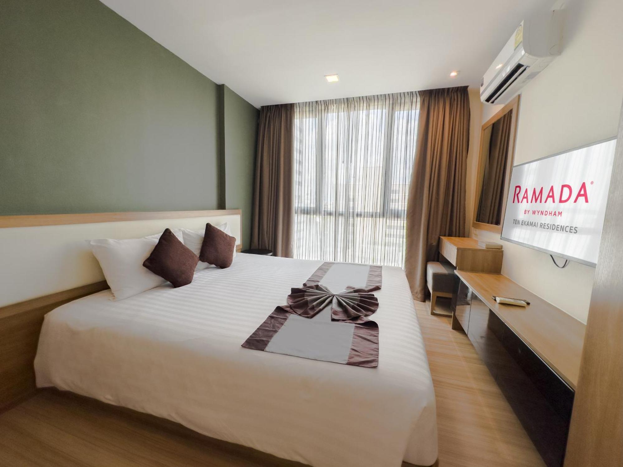 Ten Ekamai Residences Bangkok Bagian luar foto