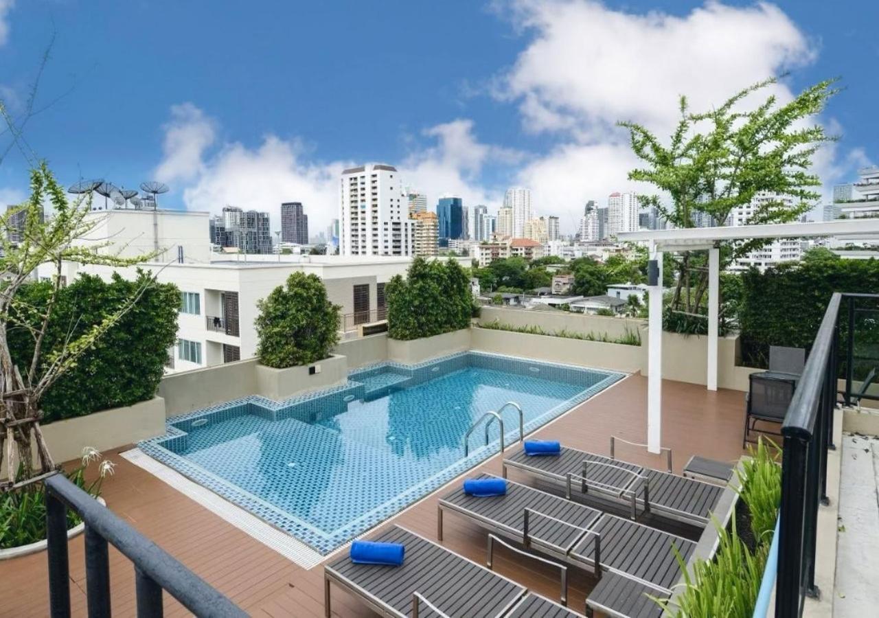 Ten Ekamai Residences Bangkok Bagian luar foto
